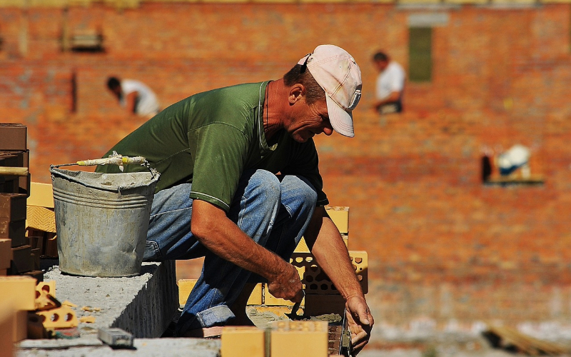 Top Tips for Hiring a Concrete Layer: Avoid Common Pitfalls!